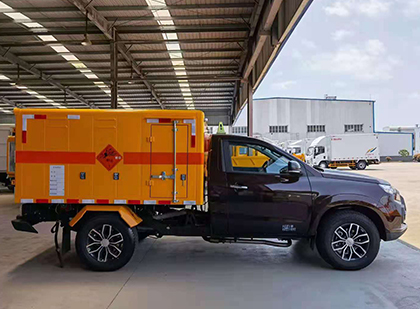 西陵爆破器材运输车