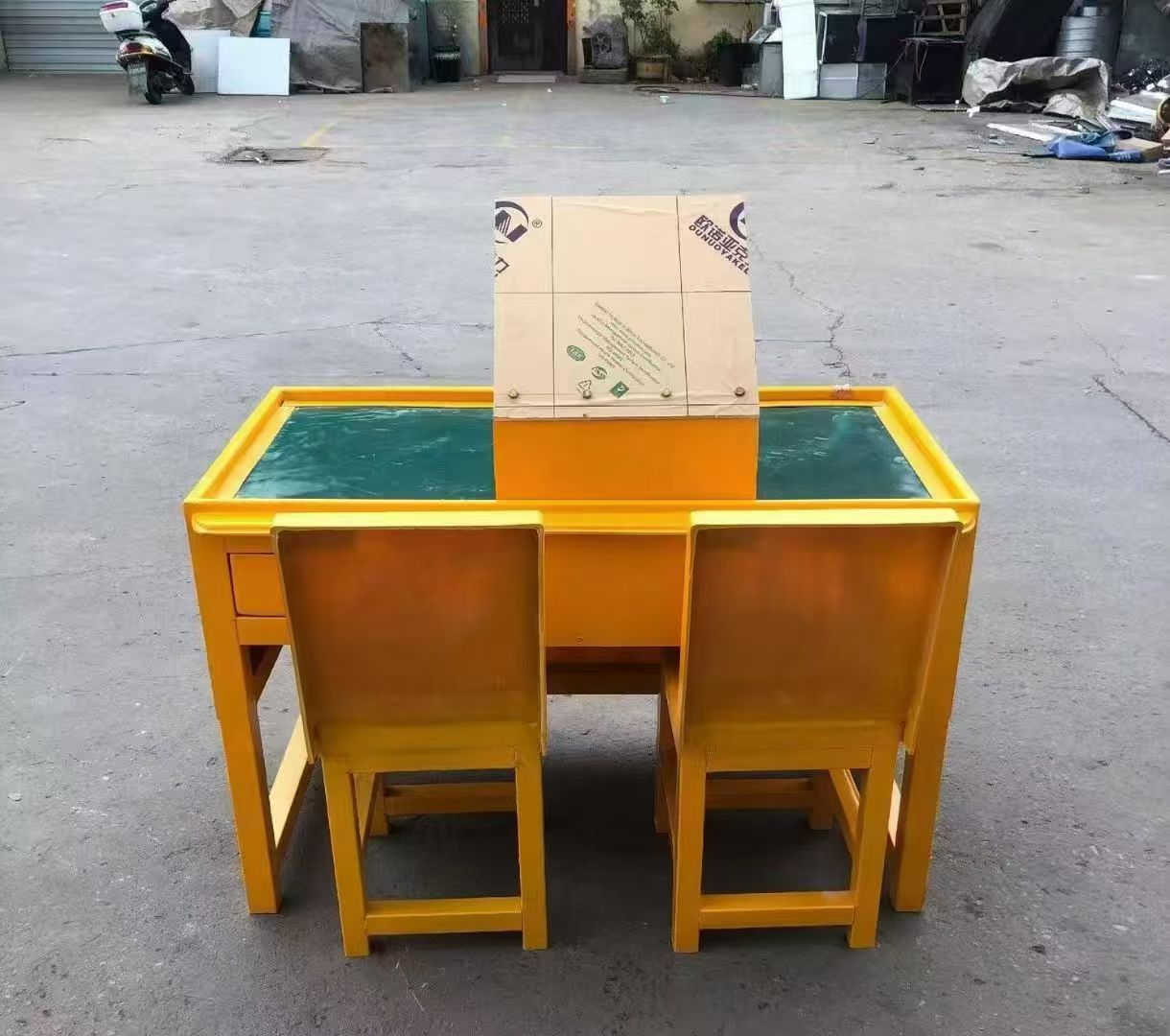 西陵防静电导通桌井下煤矿火工品发放桌：危险品流转的安全守护者